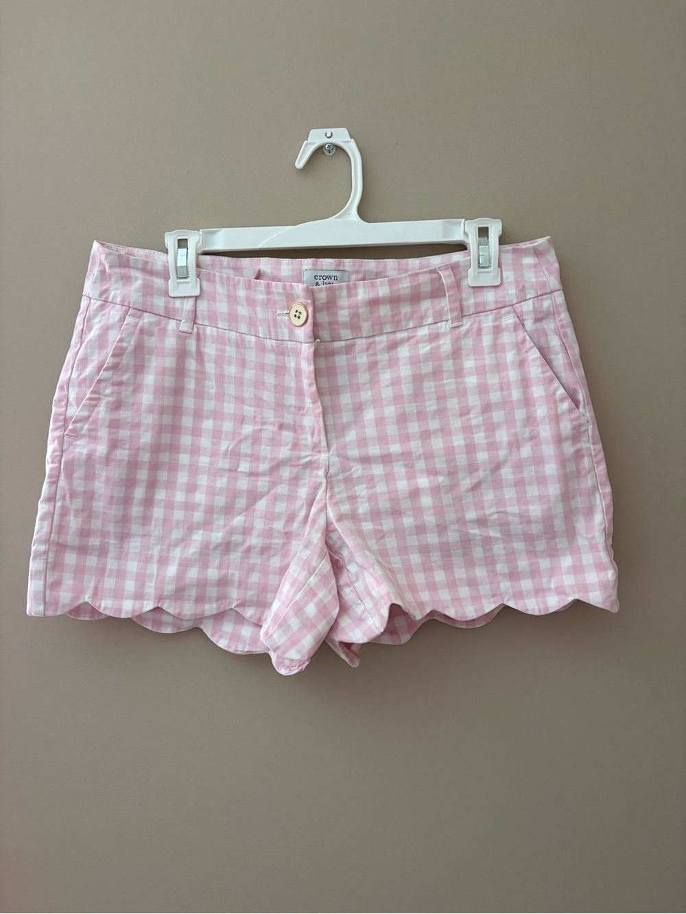 Crown & Ivy Pink Gingham Scalloped Hem Shorts size 6